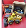 Image 1 : Hornby Railways R414 Operating Turntable Set, Train Railroad Pieces & Toy Lot