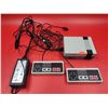 Image 1 : Classic Mini: Entertainment System w/ Controllers & Power Cord