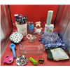 Image 1 : Assorted Kitchen Lot Including Pyrex Measuring Cup & Cookie Cutters
