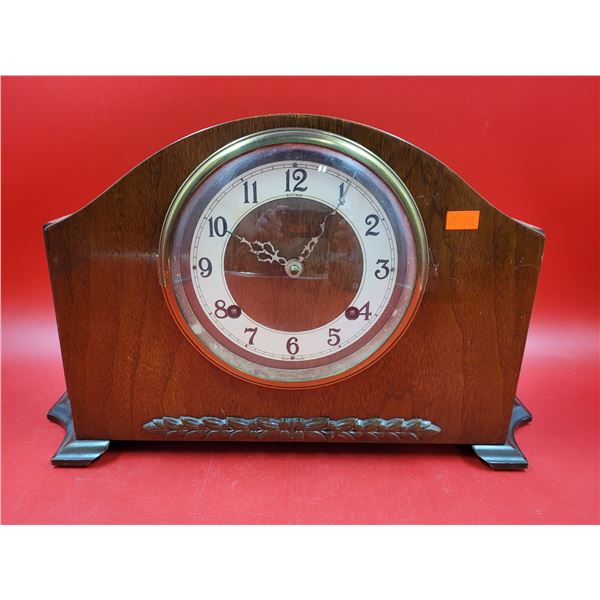 VTG Wooden Bertmar Mantle Clock Made In Canada w/ Key