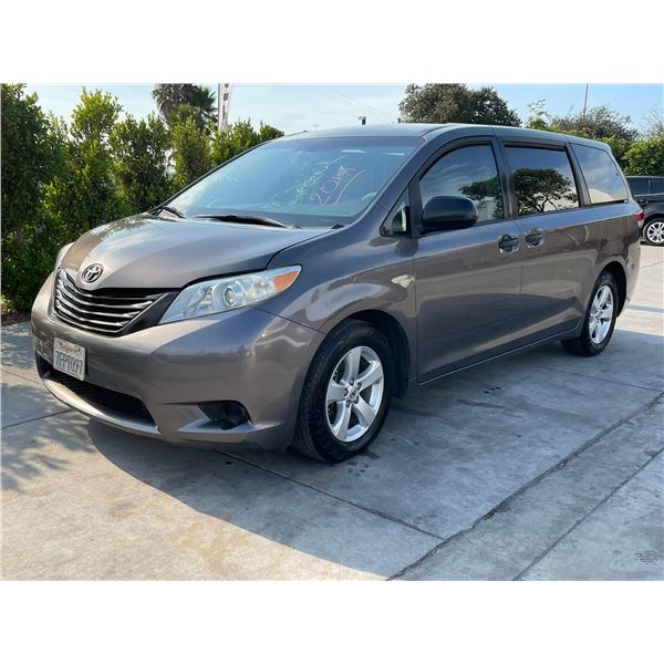 TOYT SIENNA 2014 T-REPO 2 DAYS