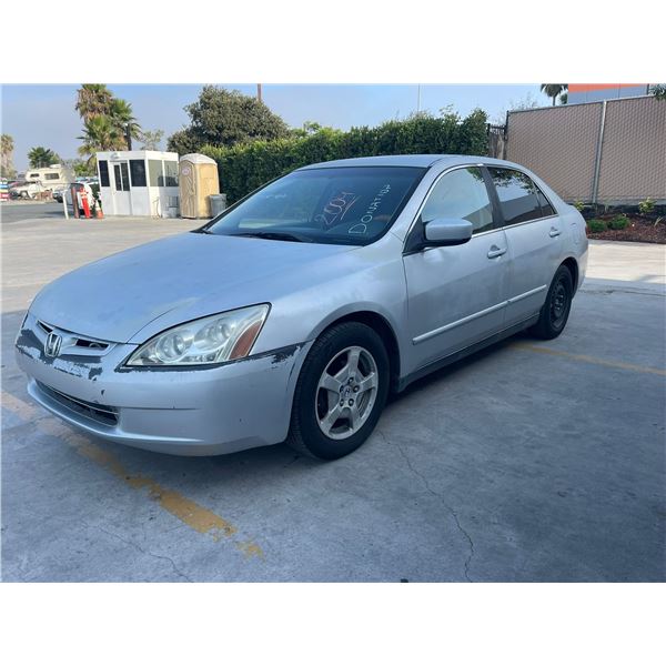 HOND ACCORD 2004 T-DONATION