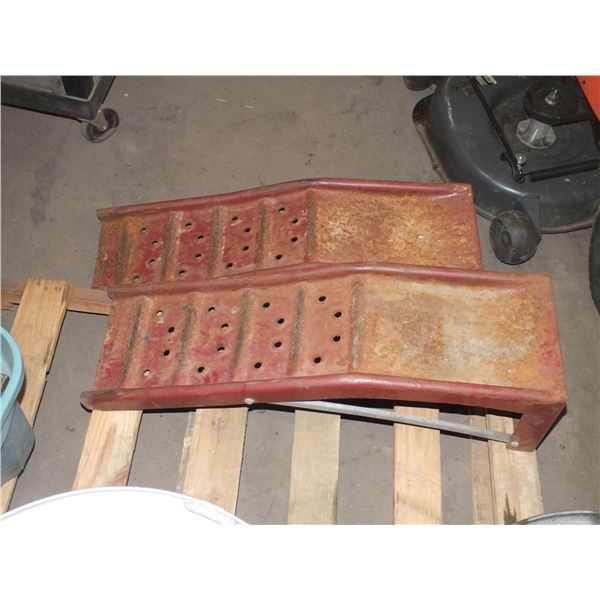 2 Metal Car Ramps