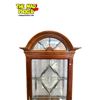 Image 4 : Vintage Lexington Flemish Curio Bevelled Glass Front Bow Legged Display Cabinet