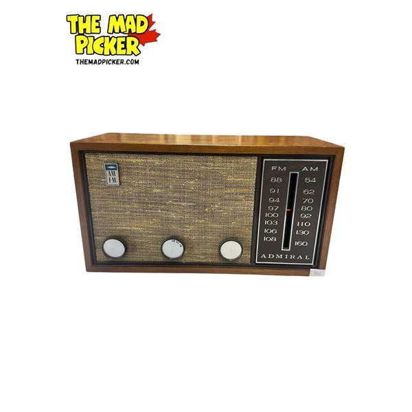 Vintage Admiral AM/FM Radio Model YH511