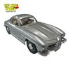 Image 4 : Burago 1:18 Scale Mercedes 300 SL Die Cast Car