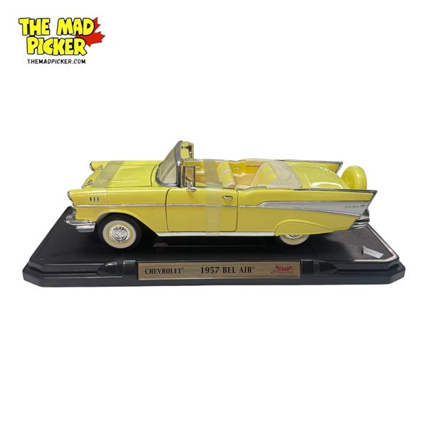 Road Signature 1957 Chevy Bel-Air 1:18 Scale Die Cast Car