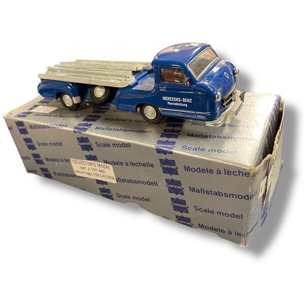 Conrad Mercedes-Renn-Transporter Model Car