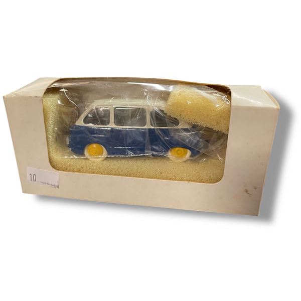 Vintage Fiat Multipia 1:42 Scale Die Cast Car