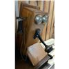 Image 2 : Vintage Wall Crank Telephone In Oak Casing