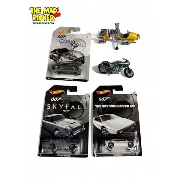 James Bond Collectibles & Ducati Model Motorcycle : Corgi Little Nellie & Hot Wheels Cars
