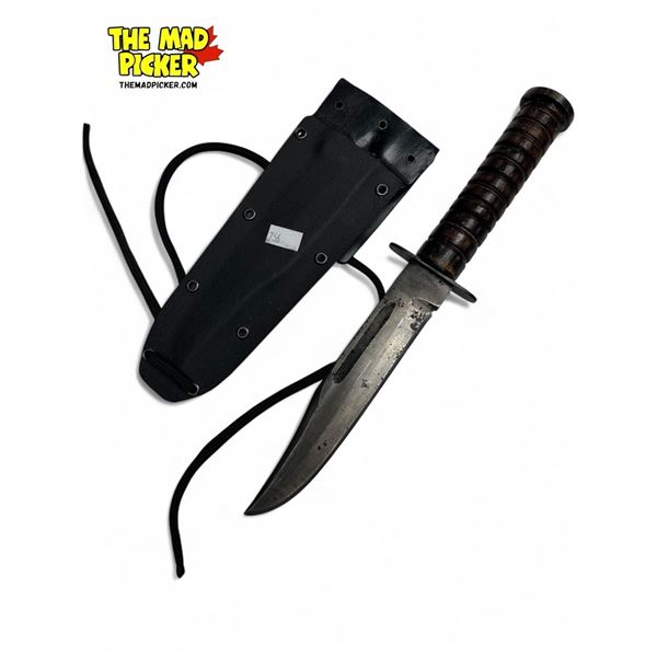 Vintage Vietnam War Era Ka-Bar Knife With Sheath