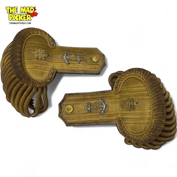 Pair Of WW1  Shoulder Epaulettes Made In France