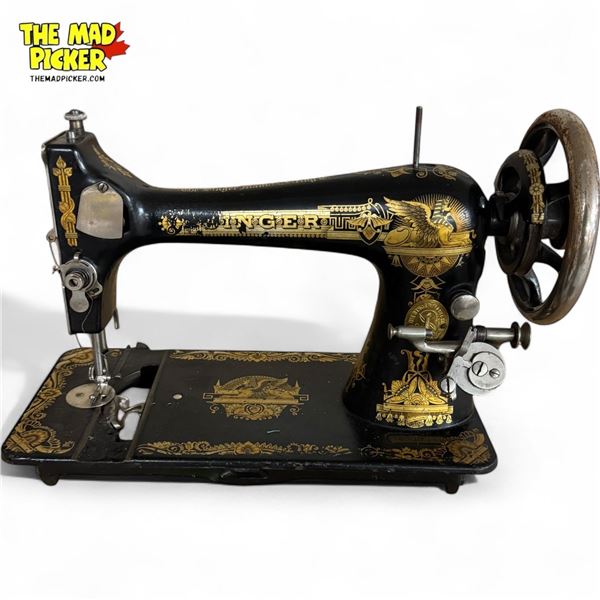 Vintage Singer Sewing Machine G17652