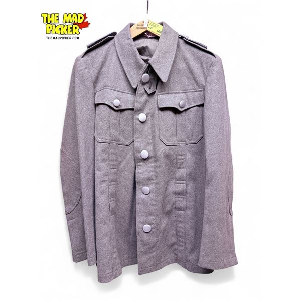 Vintage Military Wool Jacket With Should Insignias