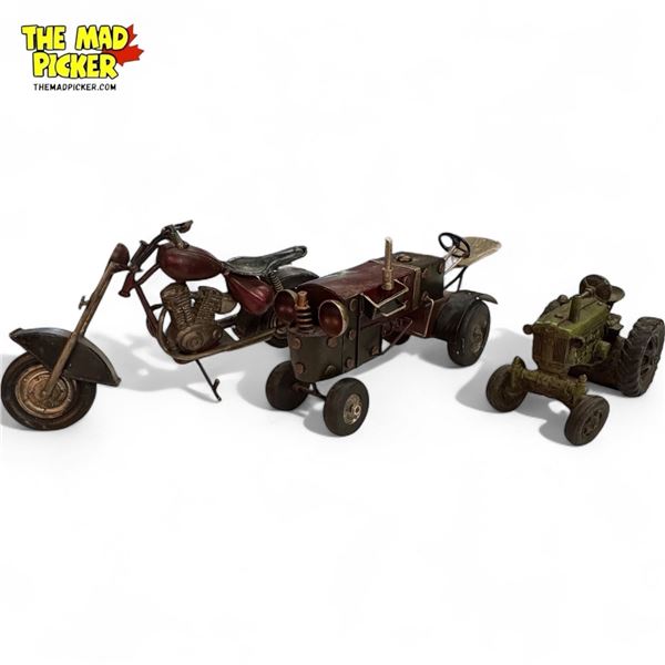 3x Vintage Models: Tractors & Motorcycle