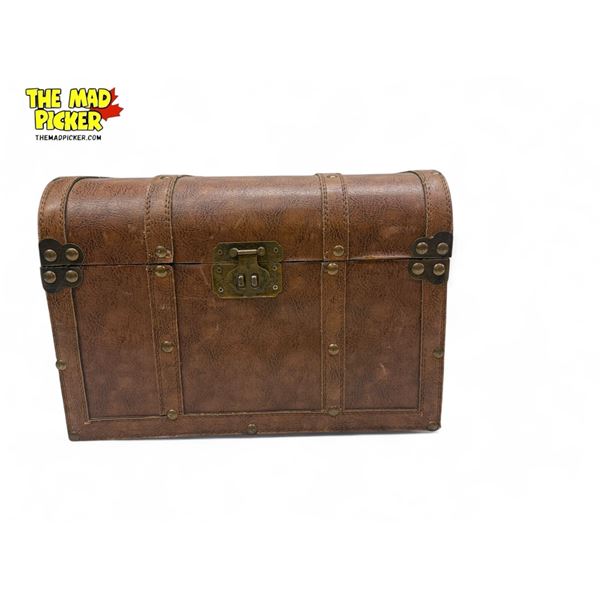 2x Home Décor Pieces : Trinket Box Clock & Treasure Chest