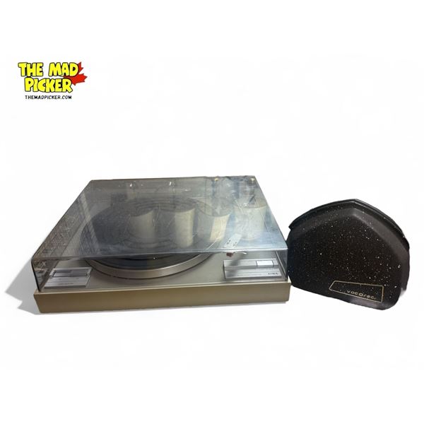 Aiwa AP-2100 Vinyl Record Player & Vor Industries Phono Record Cleaner