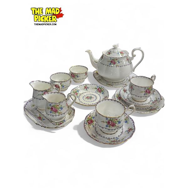 13x Pieces Of Vintage Royal Doulton Petit Point Chinaware