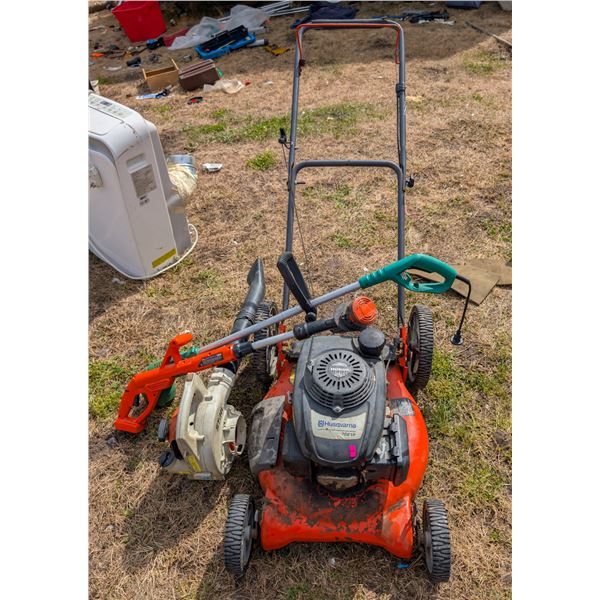 HUSQVARNA LAWNMOWER W/ STIHL LEAFBLOWER & 2 GRASS