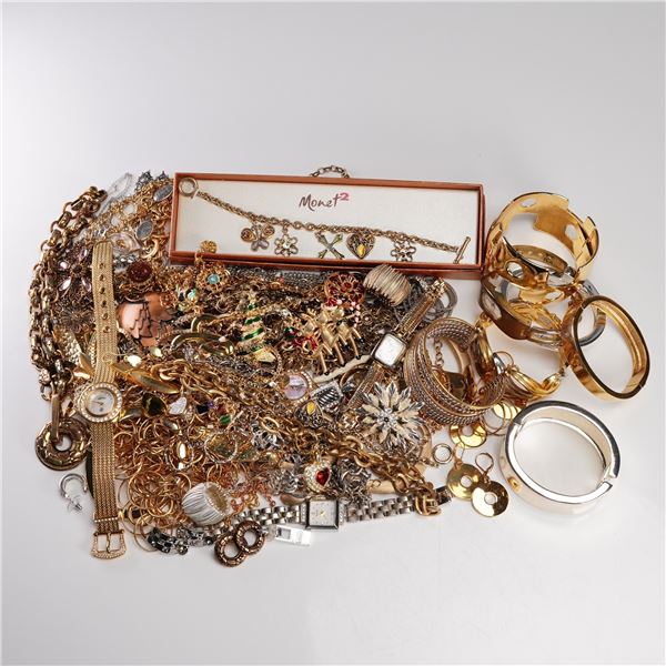 61pc Vintage & Modern Costume Jewelry Mixed Set