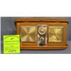 Image 1 : Vintage portable radio and alarm clock