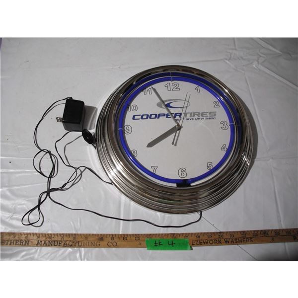 Cooper tires neon clock ( working ) 14.5 in diameter