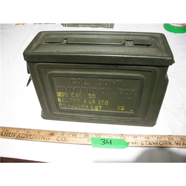 Vintage metal ammo box (good condition)