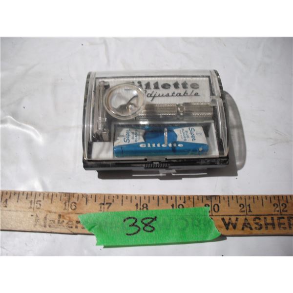 Vintage 1960 gillette fat boy adjustable safty razor F4 with case- no blades