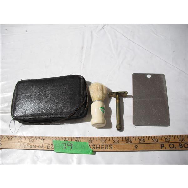 1923, 1931 gillette saftey razor in travel case with mirror and realmort brush