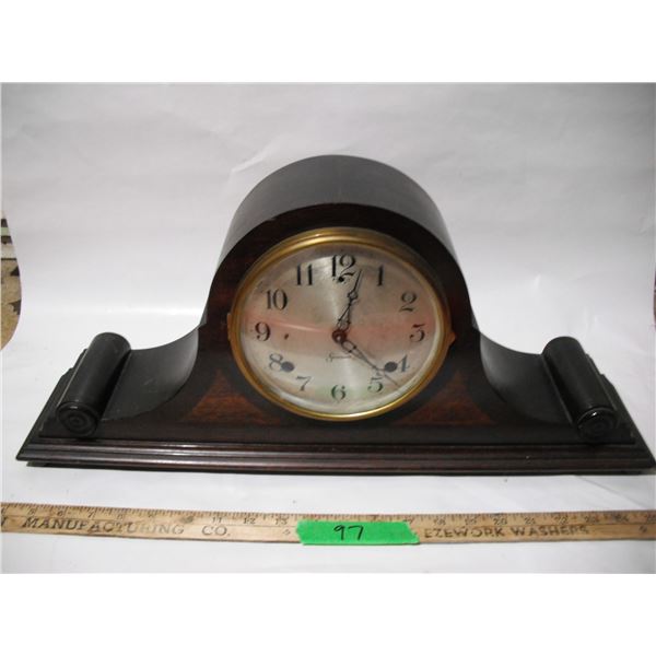 Vintage sessions win lock mantle clock (untested) with key