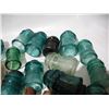 Image 6 : 20 insulators ( have some damage)