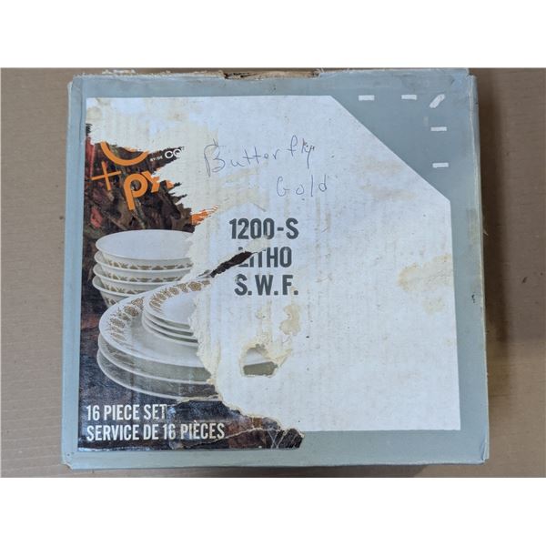 16 Piece Casual Tableware Set Corning Ware Butterfly Gold Colored Design w/ Original Box