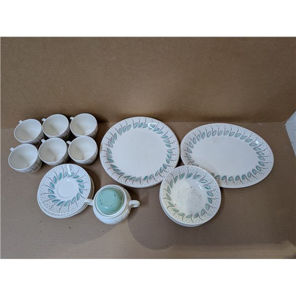 Lot of Broadhurst England PETULA 28 Piece Set. (New)