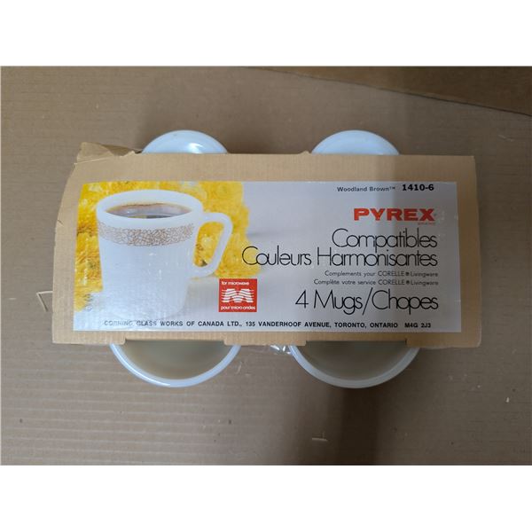 (4) Vintage Pack of Pyrex Brand Compatibles Mugs w/ original Box