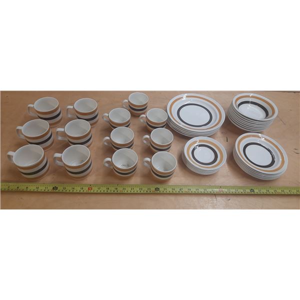 Vintage made in Ireland Carrigaline Pottery Dishware (6) Coffee Mug, (7) Cup (one cup have chip) and