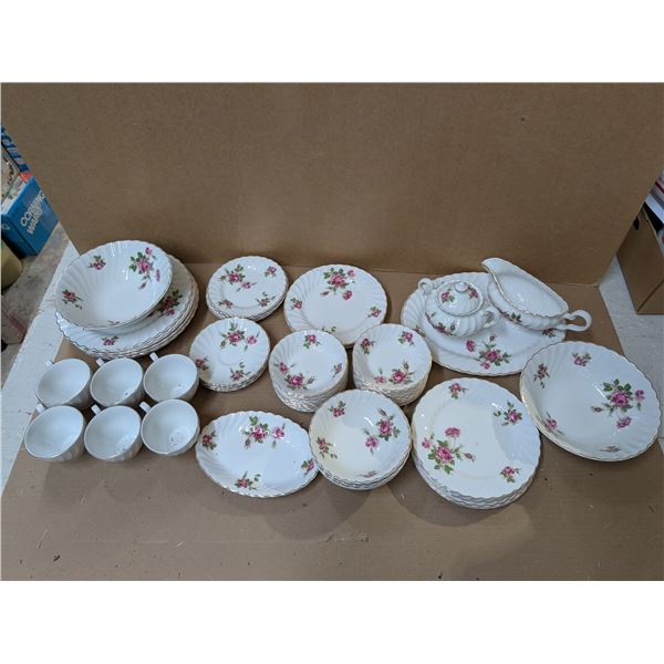 Lot of Vintage Johnson Brothers Made in England Ironstone Dishware (Ok Condition)