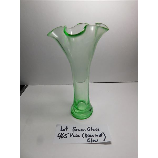465.  GREEN GLASS VASE DOES NOT GLOW