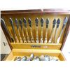 Image 2 : 487.  STAINLESS STEEL ONEIDA CRAFT DELUXE CUTLERY SET AND BOX, 12 PC SETTING