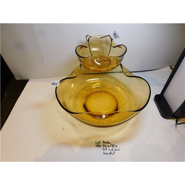 490.  AMBER CHIP AND DIP SET, WITH BOWL BRACKET