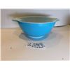 Image 3 : 494.  442, 1 ½ QT PYREX BLUE CINDERELLA MIXING BOWL
