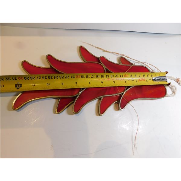 514.  HANGING PEPPERS STAIN GLASS WALL HANGING