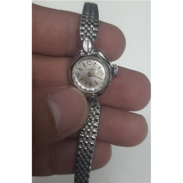 Ladies Timex Elegant Watch - Vintage Silverstone - (Working Well)