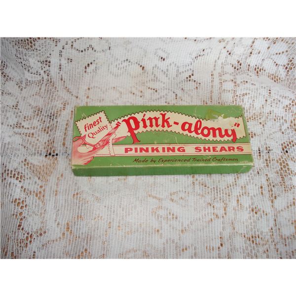 Vintage Pinking Shears  Nice Condition