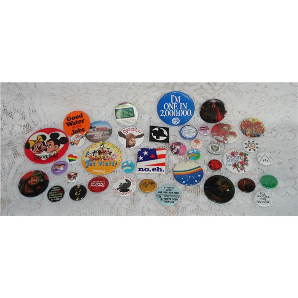 Pinbacks  Disney Etc