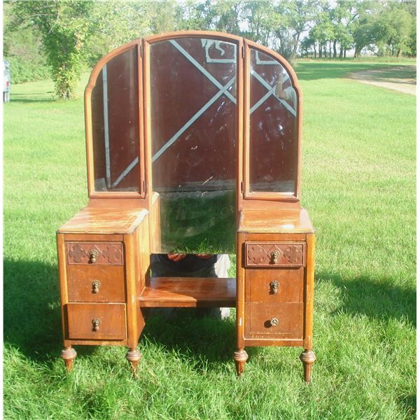Antique Vanity with 3 Fold Mirror  As Is.  Mirror Needs to be Attached