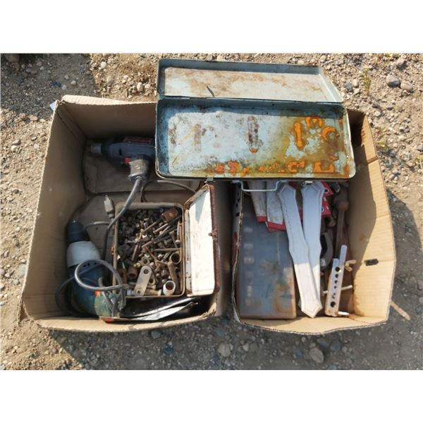 Lot of Hardware (Electric drill, socket wrench head)
