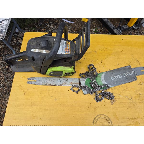 Pulan Chainsaw in pieces