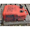 Image 2 : Boat gas tank- plastic