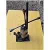Image 1 : Hydraulic Jack c/w Tire Wrench